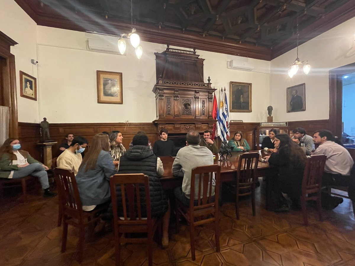 PiluSimon11's tweet photo. Ayer sesionó el @PNacionalJoven para analizar los resultados de la elección y nuestra participación en la misma. 

Además empezamos a planificar lo que se viene: este año tocan elecciones de jóvenes internas del @PNACIONAL. No hay descanso! 🙌🏻 https://t.co/SXs4deZ9IM