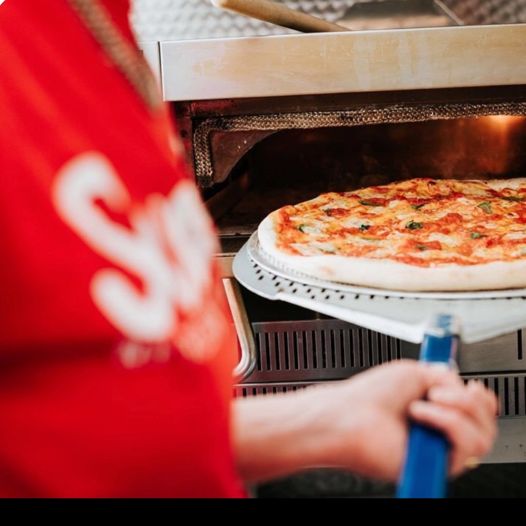 Using only the best fresh produce, Super8 serves up whole pizzas and slices of its HUGE 20" authentic New York-style Pizza🍕It's a pleasure to be Super8's mobile POS partner.
#mPOS #lancasterfood  #smallbusiness #smallbusinesslove  #smallbusinessrocks #shoplocal #foodtruckfood