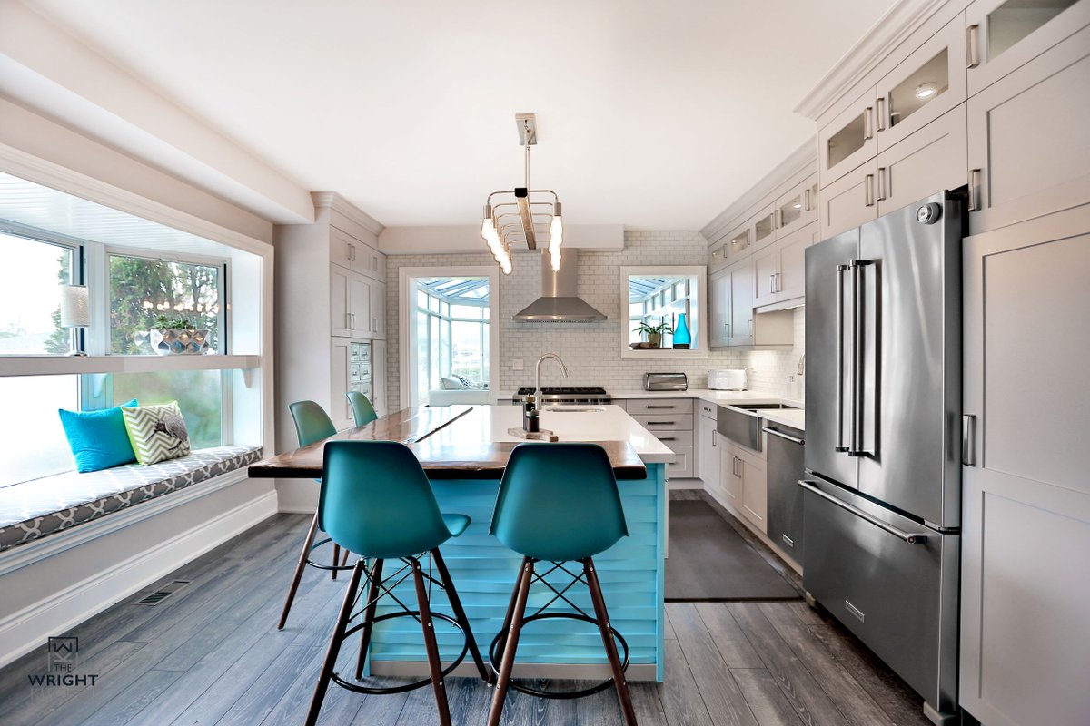 decorcabinets's tweet photo. Equipping a kitchen with a banquette is one of the easiest ways to create a warm and cozy place where the whole family can get together for daily meals. 
 
#inspo #interiortrends  #homedesign #modernkitchen  #kitchenideas #kitcheninspo https://t.co/578LZj5ENS