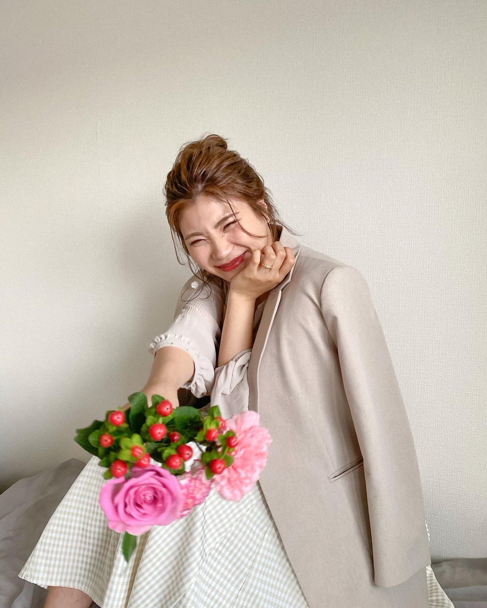 みんなと過ごした時間は
大切な宝物です。

私を見つけてくれてありがとう！
大好き。

これにて
ぽっちゃりモデル「もも」を
卒業します。

ありがとうございました🌸