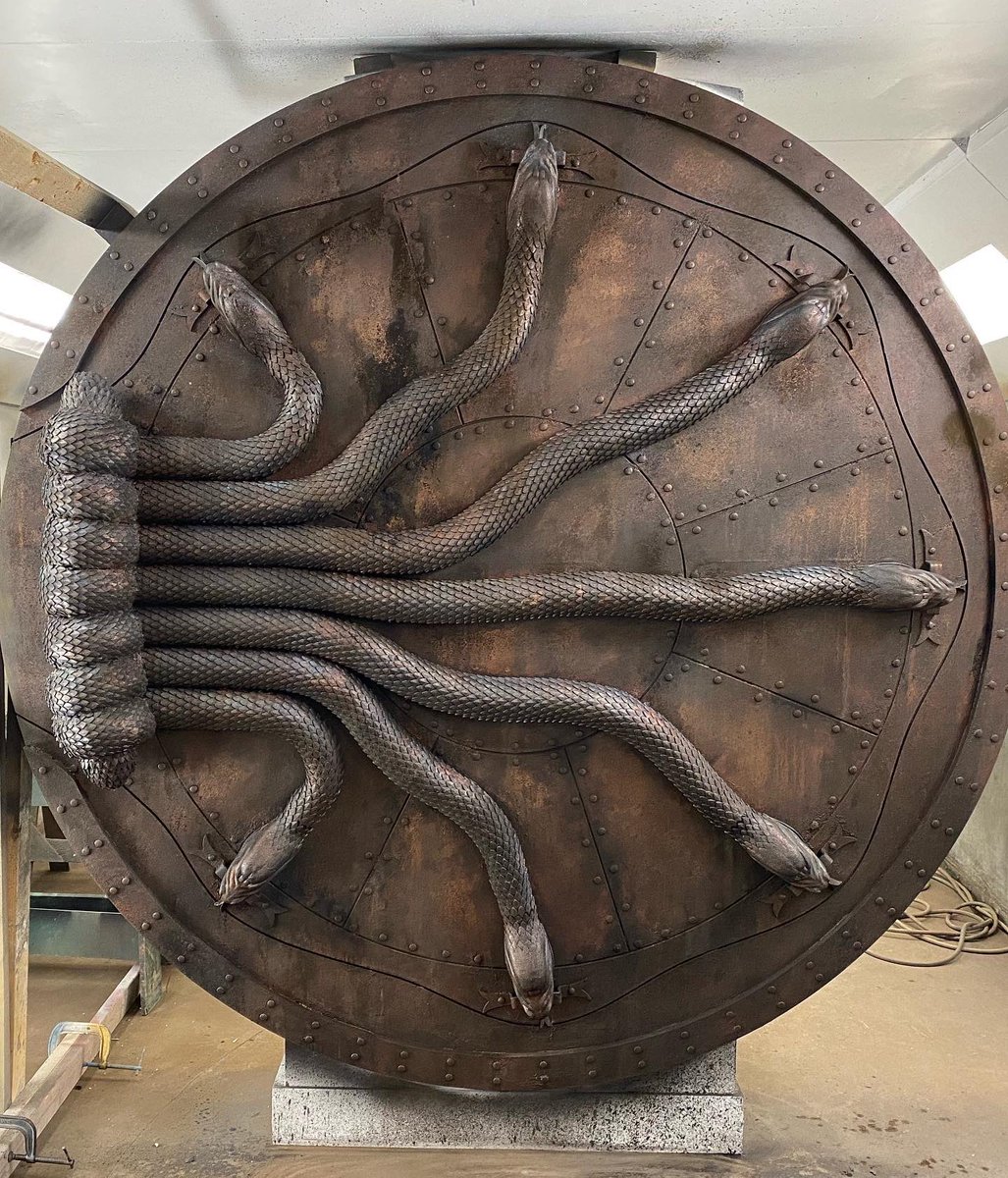 MeganC_Design's tweet photo. I had such a great time doing some scenic and special effects work with some awesome people for the Harry Potter Exhibit in Philly! Harry Potter is a world that I have always loved and it was so much fun being able to paint all over it! https://t.co/PWhN7zKfj3