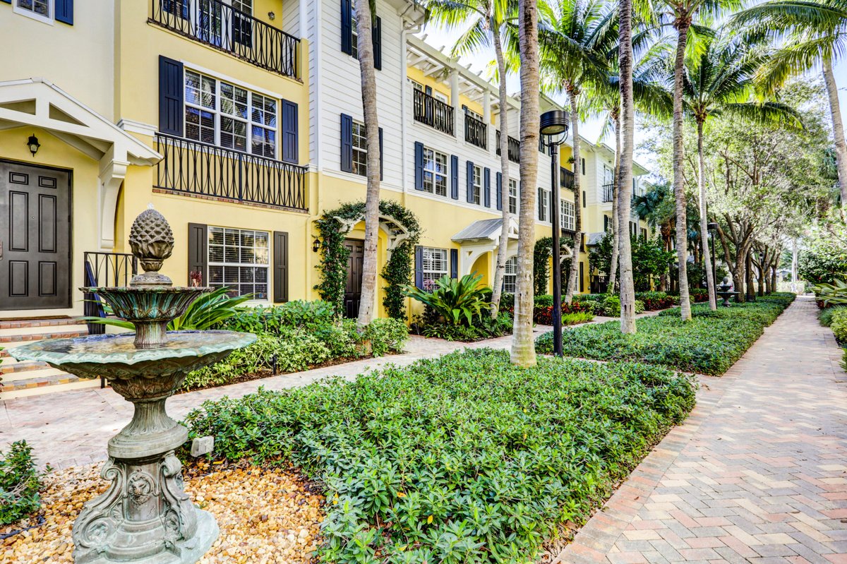 TheKeyesCompany's tweet photo. Imagine turning the key to open your beautiful new home. #beautifulhome #homesforsale  https://t.co/HQwbAq0z57 https://t.co/75lVvGcr4H