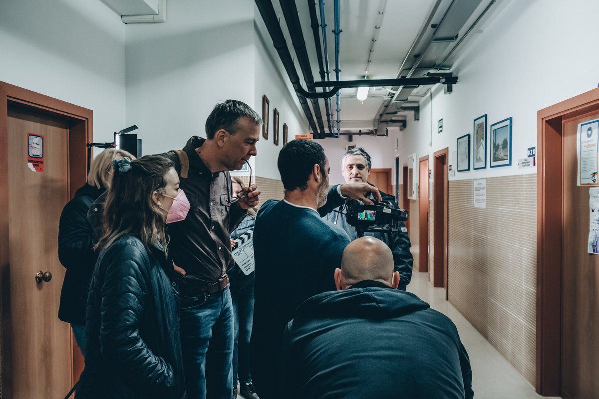 Filmeduca_cine's tweet photo. Más fotillos del making of del corto que rodamos con los profesores de Erasmus +. Increíble la implicación e ilusión del profesorado. Con ganas de que lleven este proyecto a Noruega, Alemania, Estonia, Rumanía y Portugal! https://t.co/2WSEEYayQt