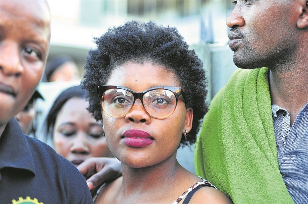 ACTIVEFM's tweet photo. !!! WAS HER SENTENCE RIGHT??? !!!
Mani was arrested in May 2018 by the Serious Commercial Crime Unit of the Hawks. The case of theft was opened by Intellimali - a Cape Town-based company responsible for distributing the NSFAS funds to students.
#sibongileMani #Sibongile #NFSAS https://t.co/cwCbz0Y07S
