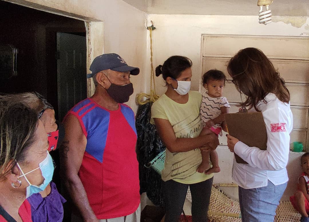 PartidoPSUV's tweet photo. En el corazón de la Patria, casa por casa, cara a cara, escuchando y construyendo junto a la UBCh "Consuelo Nava Tovar", de la parroquia Cacique Mara, Maracaibo.

@JacquelinePSUV 
#PSUVCasaPorCasa https://t.co/RoMrNbdIFm