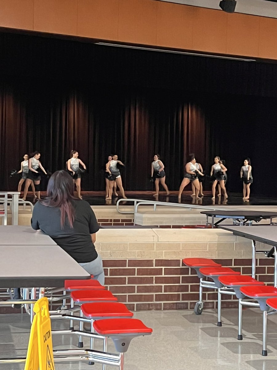 MrsCastings's tweet photo. Supporting my students yesterday.
They were amazing!!! ๐๐๐ #CHSCommitment #theclevelandisdway #just4kids #dance https://t.co/JuB5JzTRid