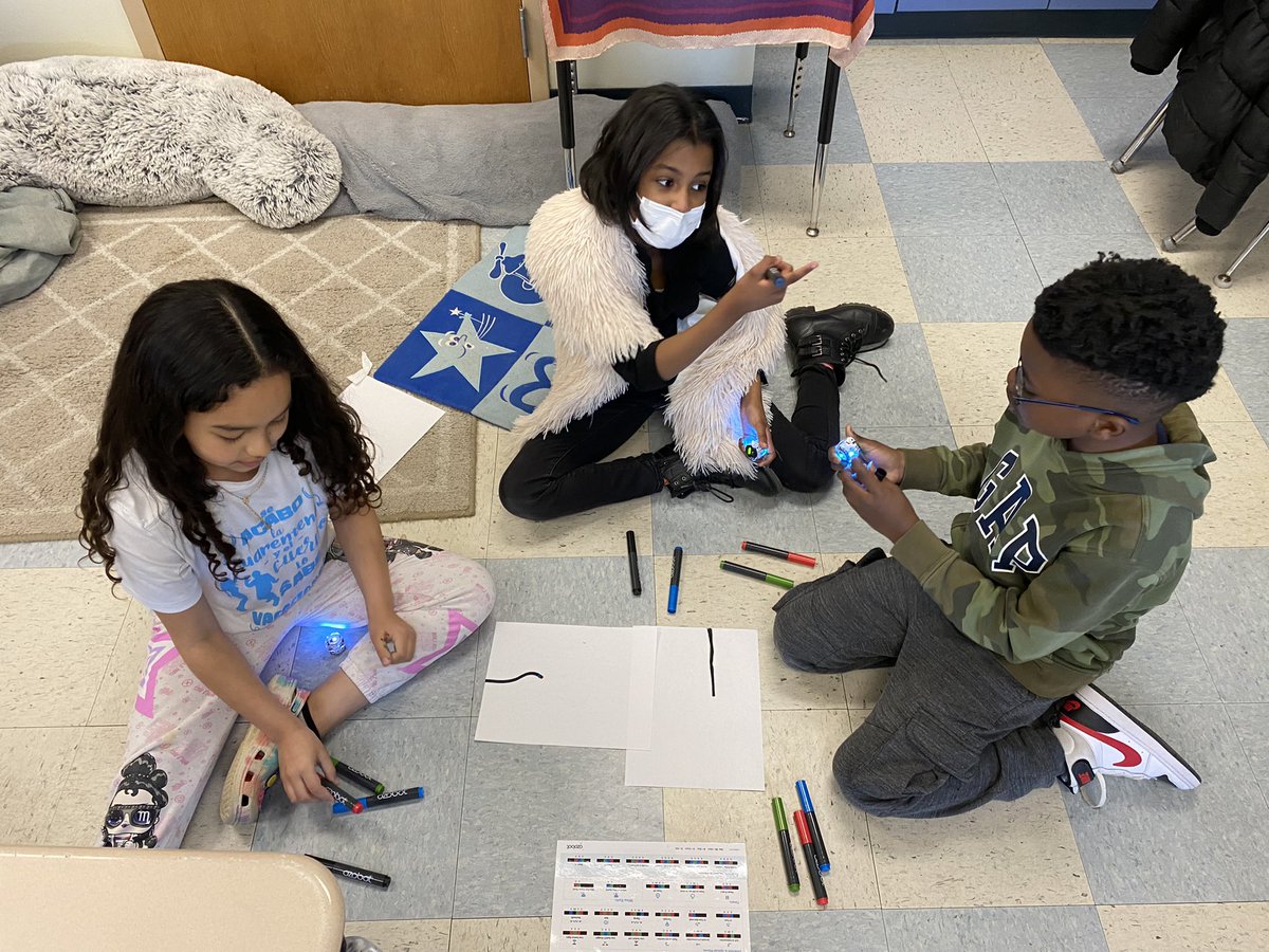 BCPSMIL's tweet photo. Ms. Hanson’s 4th graders had a blast with their first @Ozobot experience yesterday. Spontaneous collaboration, creative coding paths, experimenting with shapes… So exciting! @HebbvilleES @MrFilderman @kshenton1 @delmendorf @sfisherBCPS #bcpsmakes https://t.co/CBCXBx72xs