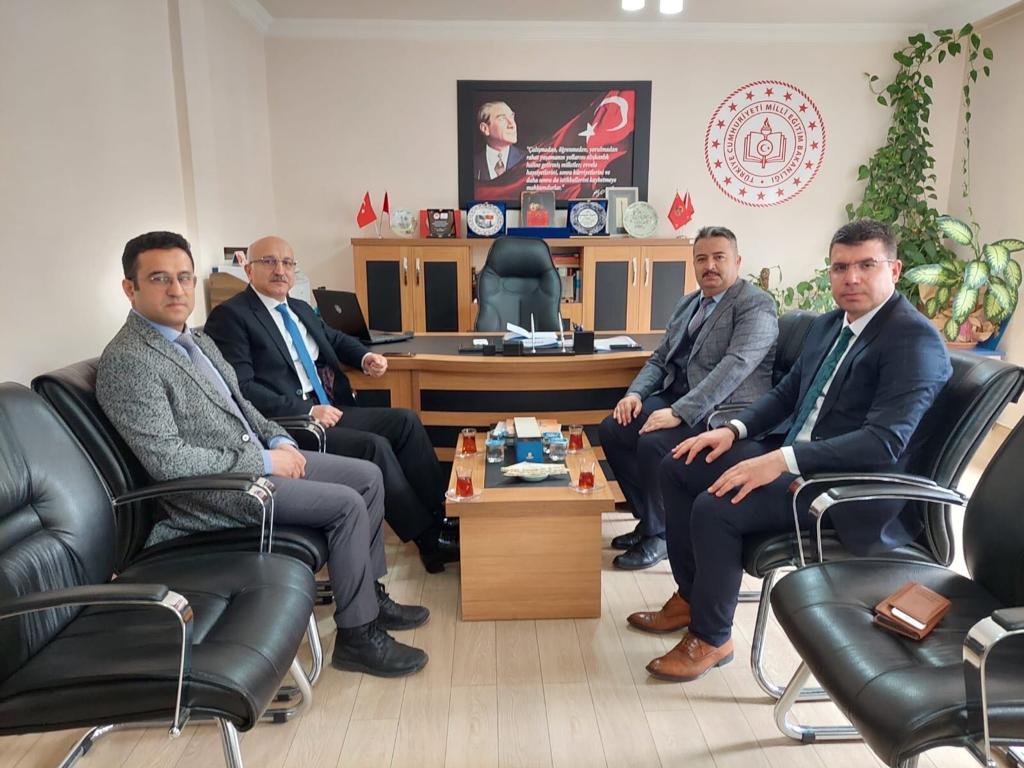 konyamem's tweet photo. İl Milli Eğitim Müdürümüz Seyit Ali Büyük, Bozkır İlçe Milli Eğitim Müdürü Ramazan Özgür Tunç'u ziyaret ederek ilçede yürütülen eğitim çalışmaları hakkında bilgi aldı.

@SeyitAliBuyuk 
@BozkirMEM 
@konyamem https://t.co/TqKcJBPPOF