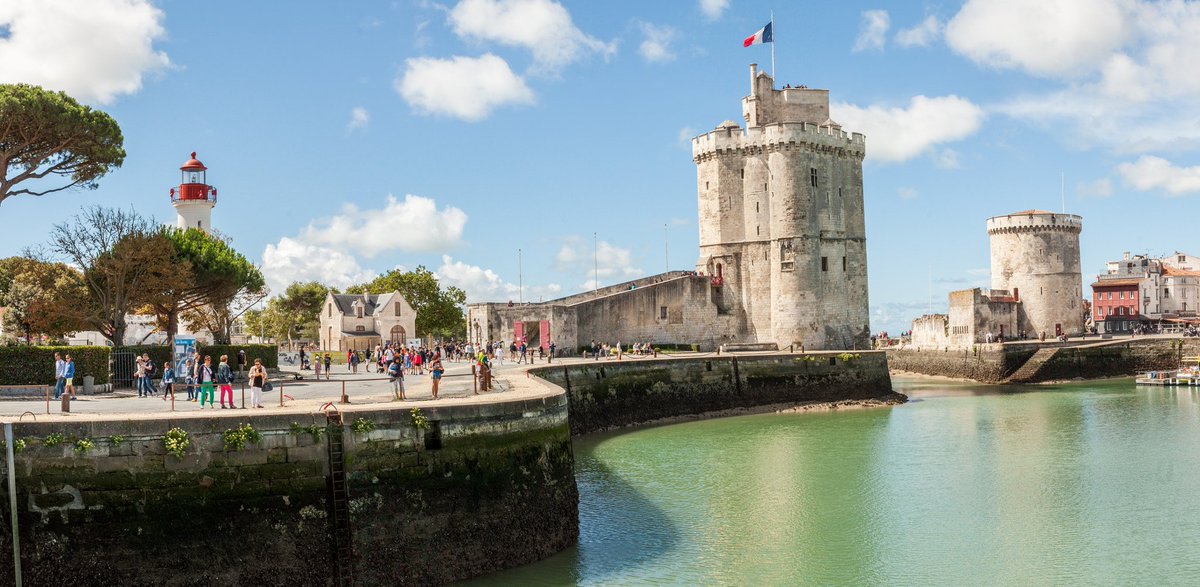 lamiaela's tweet photo. Projet génial, innovant, exigeant #TerritoireZéroCarbone à #LaRochelle : 130 partenaires public/privé de tout le territoire mobilisés pour parvenir à la neutralité

👉🏽Transports non polluants🚴‍♀️
👉🏽Rénovation bâtiments🏡
👉🏽Consommation locale🍏
👉🏽Préservation des puits de carbone🌳 https://t.co/NlTMK47yDg