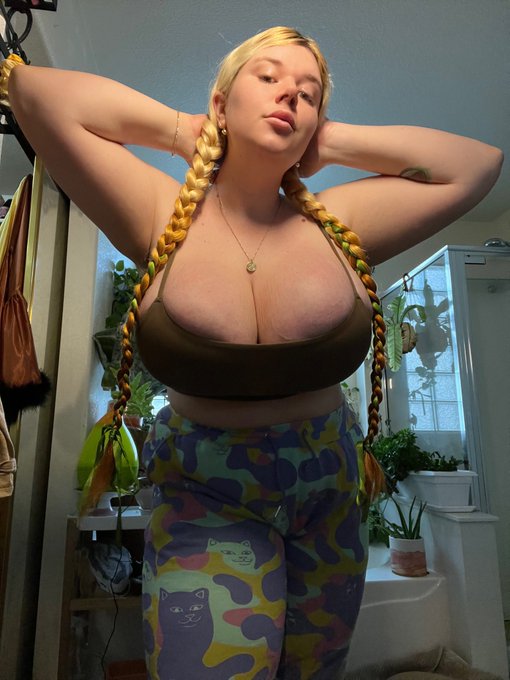 Nobodies daughter. Every bodies mother. https://t.co/O69ji69DtC