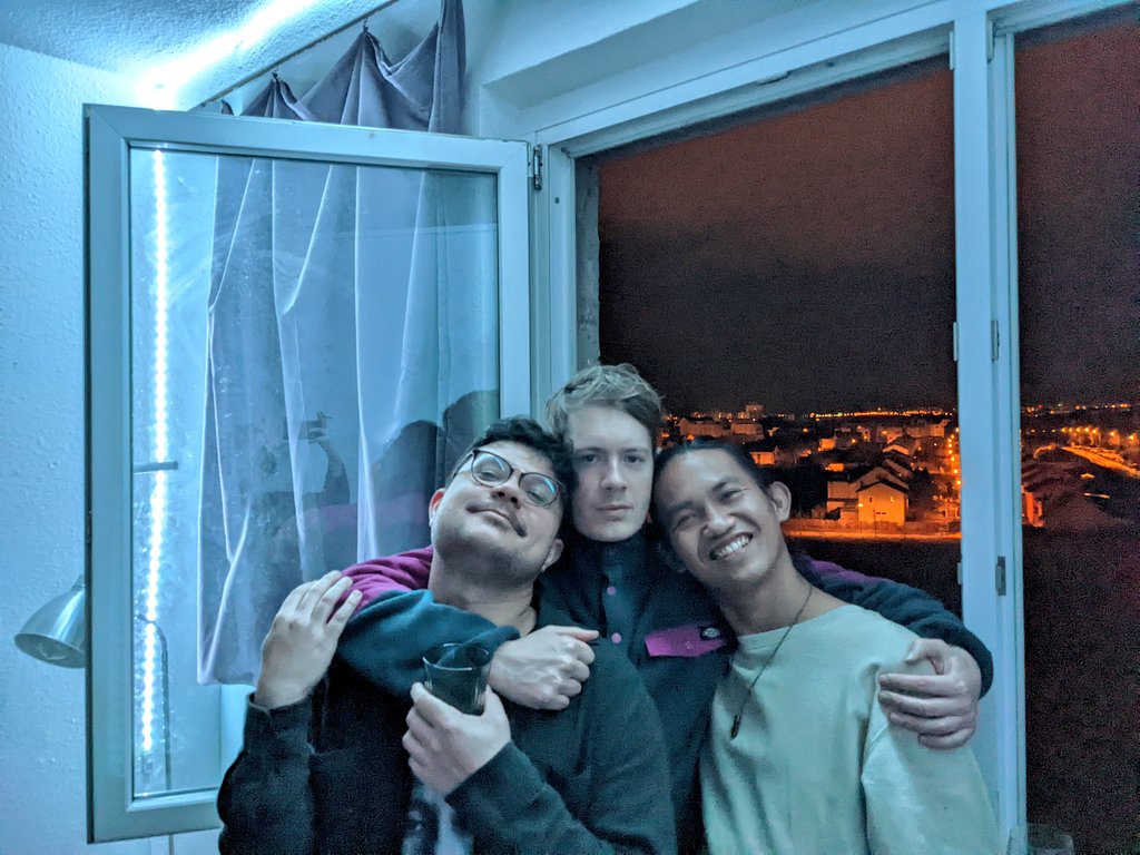 lucsmall's tweet photo. Eu amo e admiro demais os homens nessa foto, amigos que são lideranças e profissionais incríveis. Que privilégio poder ter partilhado meus dias com vocês nesse tempo na Alemanha. @to_leighton e @kevinclidoro, levo vocês por aí em uma parte muito quentinha e confortável do meu ❤️ https://t.co/xxCTLW2Neu