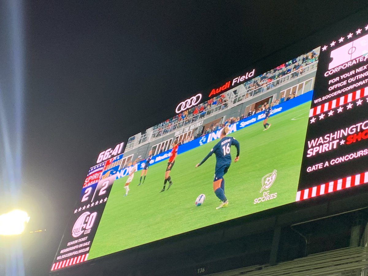 Game recognizes game ⚽️💪
One of our goalies from <a href="/RaymondDCPS/">Raymond ES</a> received signed gloves from <a href="/AubreyBledsoe/">Aubrey Bledsoe</a> herself! All our poet-athletes had a blast at the <a href="/WashSpirit/">Washington Spirit</a> match last night!