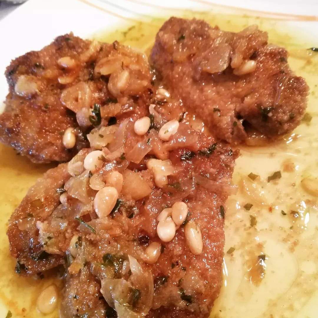 PabloRiegoBravo's tweet photo. Hígado de Cordero encebollado con piñones.
Ni más, ni menos.
.
.
.
#higadoencebollado #higado #masterchefmami #ricorico #pueblo #sabores #recuerdos #alegria #FAMILIA https://t.co/mv6fGwXL51