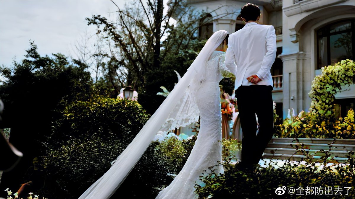 "Let's walk together for the rest of our lives" ❤️👰🤵

#TheOathOfLove
#YangZi #XiaoZhan