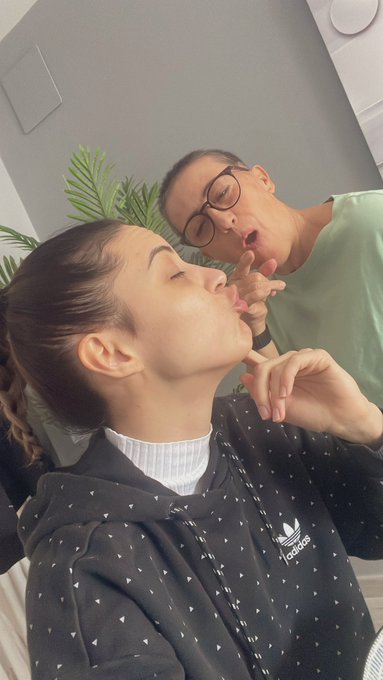 Mi mejor enfermera, mi mejor amiga, mi mejor todo. Te amo Mam&aacute;💙 https://t.co/ZdYecXpbYl<a href="/tag/bff"class="tags"><span>#bff</span></a>