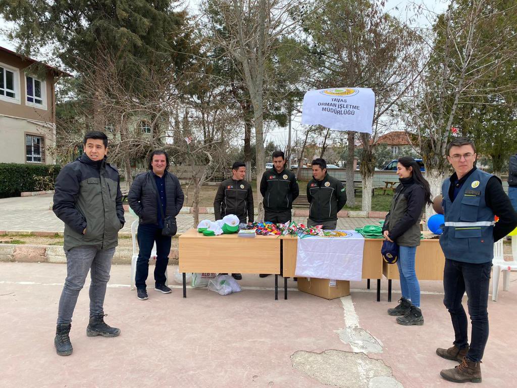 k_sehit's tweet photo. Programımıza vermiş oldukları destek, etkinliğimizde hazırlanan stand ve öğrencilerimize dağıtılan çeşitli hediyeler için Tavas Orman İşletme Müdürlüğü Kale ve Gölbaşı Orman İşletme Şefliğine teşekkürlerimizi sunarız. @AbdulkadrSahn @KaleKaymakamlig @Kale_Belediyesi @kalemem20 https://t.co/bKkfGuymfX