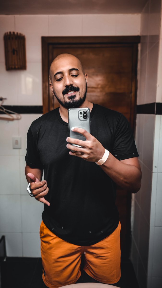 BrunoBarrosh's tweet photo. 😏🖤 https://t.co/taOg6MePf6