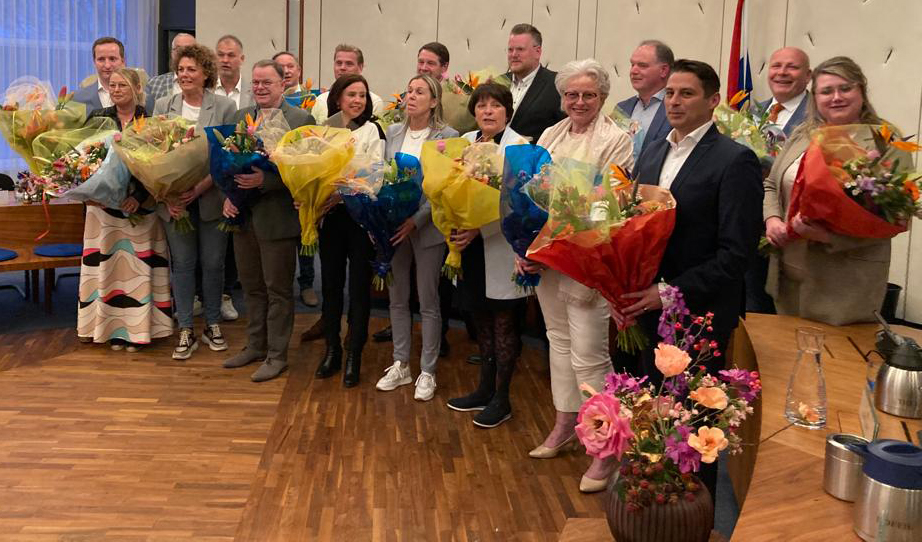 🥳De nieuwe gemeenteraad is geïnstalleerd! Onze raadsleden <a href="/roselienslagers/">Roselien Slagers</a> en <a href="/colinkok84/">colin kok</a> kijken terug op een mooie bijeenkomst en gaan graag aan de slag voor onze gemeente.💪We wensen hen en de andere raadsleden veel succes!🙌 #Wierden #lokaal #GR2022 #detoekomstbegintvandaag