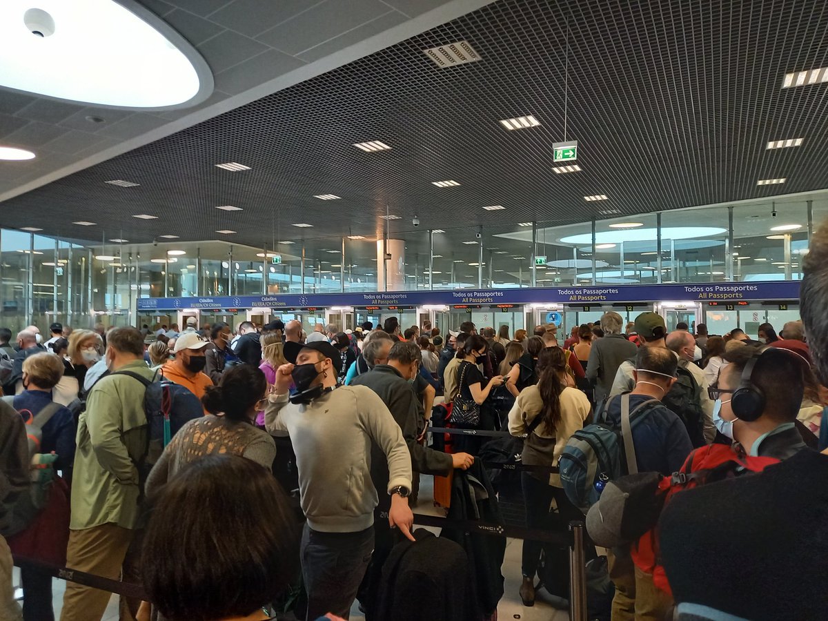 GemJWilson's tweet photo. 2.5 hours in the immigration queue at #Lisbon Airport and still not at the front!  It was quicker flying here from UK!! #bored #thanksbrexit https://t.co/fR9W1yMLKQ