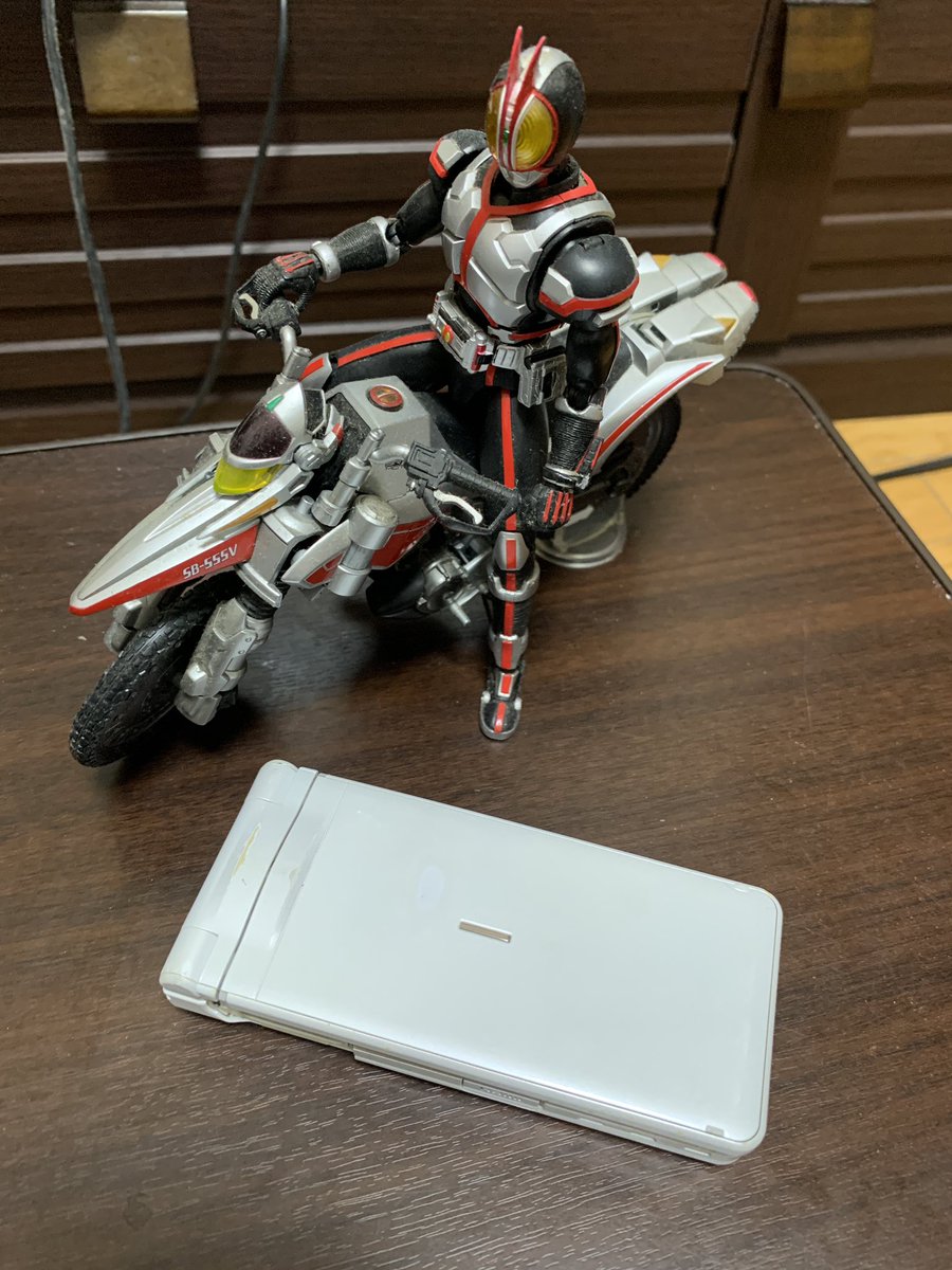 ひろや tweet media