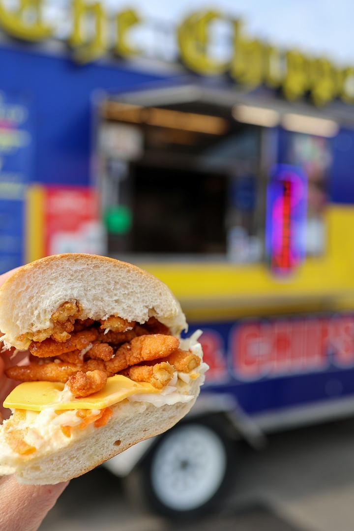TheChippery's tweet photo. Clam Strips for #NationalClamDay! 😍  Don't forget the Chipps. 😎 Get them in an Entrée, Chippwich, Combo or a Quickwich. #Orderonline for quick and easy pick up or delivery.
https://t.co/iSqvv8KbpT https://t.co/8UebWhHpM2