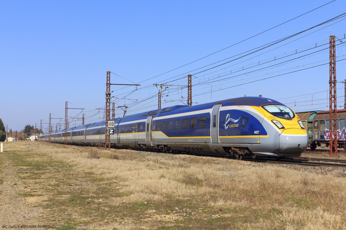 fanta931's tweet photo. Velaro Eurostar 4027 assurant le train 9094 Bourg-Saint-Maurice Londres St Pancras passant ร Ambรฉrieu le 5 Mars 2022
#eurostar #velaro #phototrain https://t.co/iMvM3zKjTG