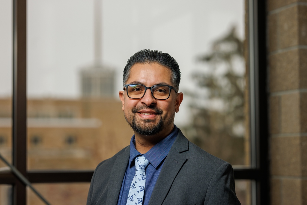 HolyCrossND's tweet photo. We are excited to share that Professor Angelo Ray Martínez, M.F.A., recently had 5 of his paintings purchased by the South Bend Museum of Art for their permanent collection.
See the collection at https://t.co/jkQgpe2pNJ
#hocroproud
#HCVisualArts https://t.co/SMUDdbu4Fv