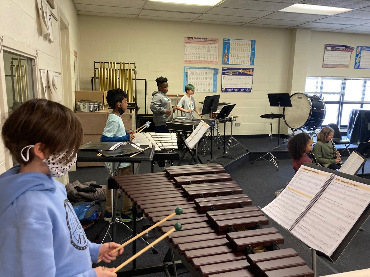 FieldStevenson's tweet photo. Students practice with Mr. Kelly after school. In addition to self-expression and exposure to new cultures, there are so many brain boosting benefits that kids can get from playing an instrument! #UnmaskYourPotential https://t.co/gMBy0sQ3Ld