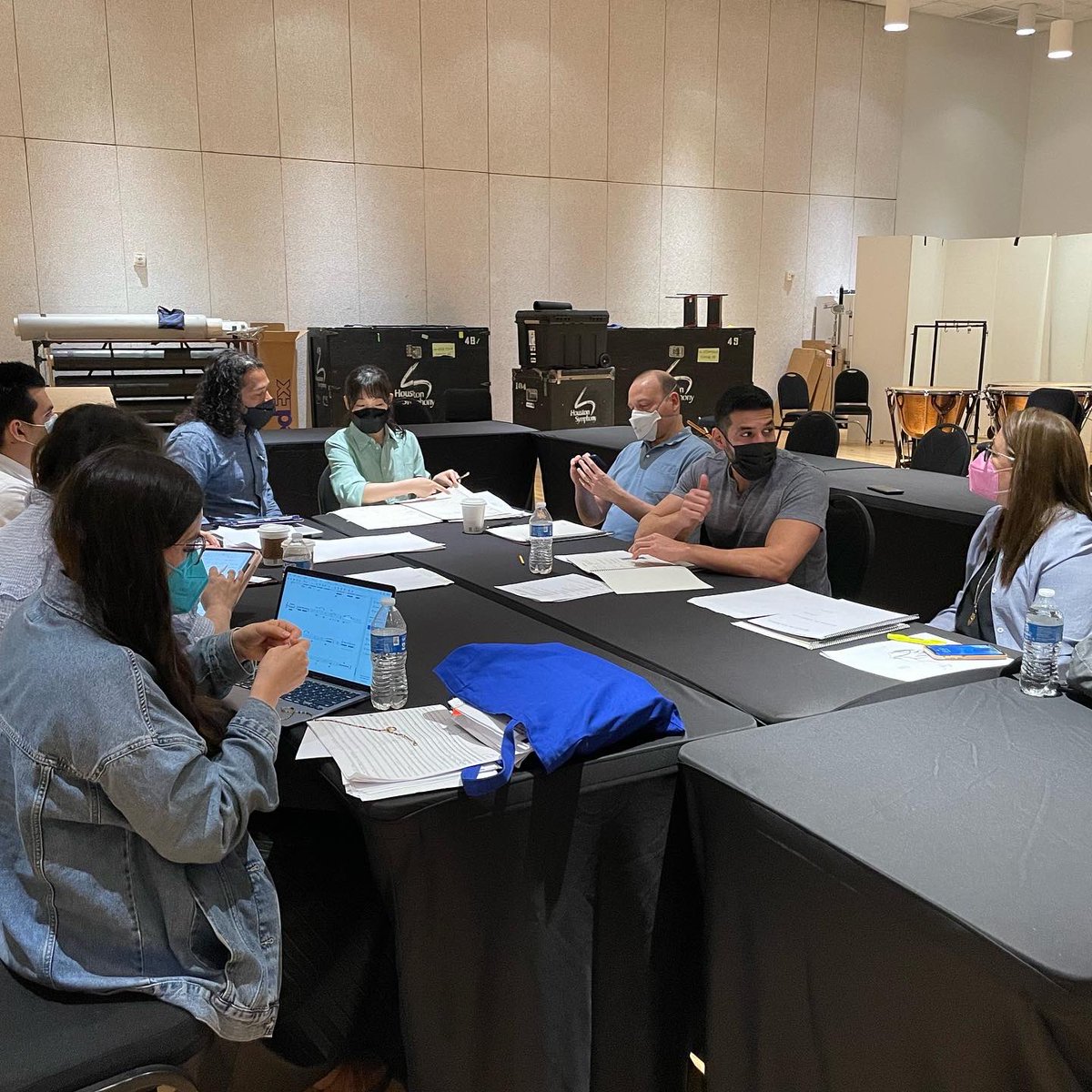 jimmylopezmusic's tweet photo. #EarShot 2022! Thank you @AmerCompOrch & @HouSymphony for facilitating this rewarding exchange with a younger generation of composers; Conductor #YueBao for leading the reading sessions; & fellow mentor composers @dbermel & @GOrtizcomposer for their professionalism & generosity. https://t.co/lpxwoELcVw
