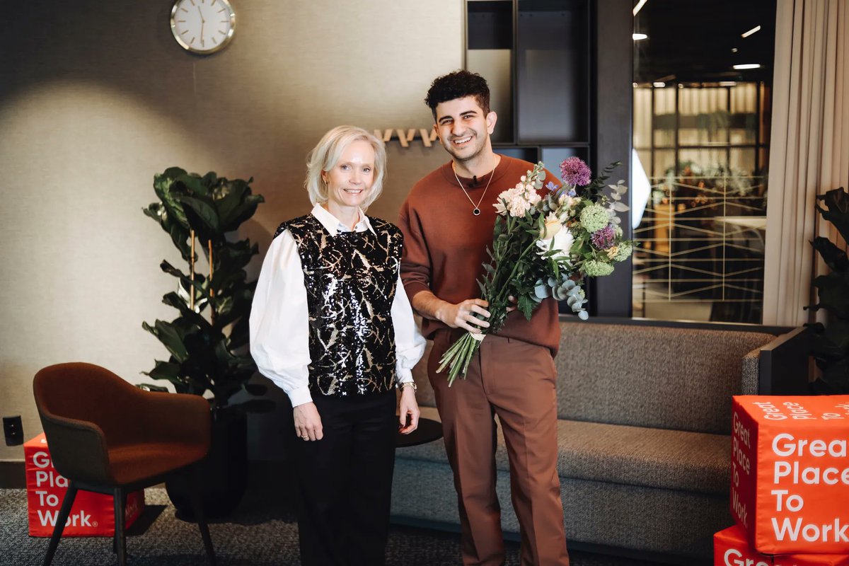 Varning för blygsam skryt men jag har vunnit årets inspirerande ledarskap som tilldelas av <a href="/GPTW_Sverige/">Great Place to Work® Sverige</a> 🤗

Så oerhört hedrad och tacksam att ens va nominerad. Sen att vinna var oerhört roligt! Tack till alla fina kollegor på <a href="/VivaMediaAB/">Viva</a> som nominerat 💙 buff.ly/3NBNHa7