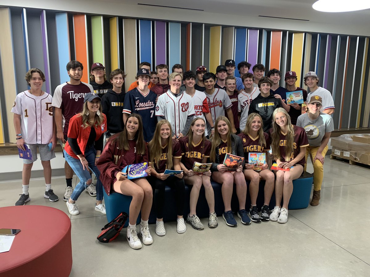 DS Softball tweet media