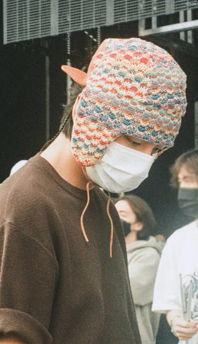 taeteland's tweet photo. oh my god i love him https://t.co/UgNp9NxsV6
