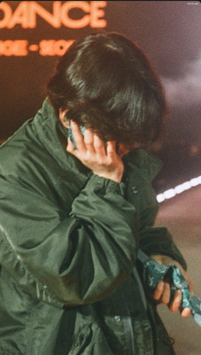 taeteland's tweet photo. oh my god i love him https://t.co/UgNp9NxsV6