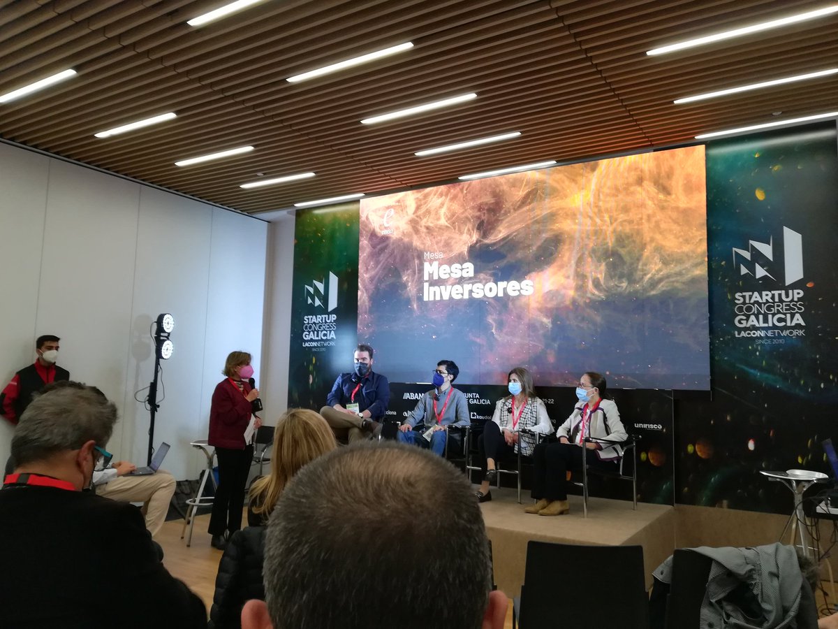 DATAlife_DIH's tweet photo. 📑Comenzamos la jornada de la tarde en la sesi��n de aceleradora e inversión en #startups
#laconnetwork #StartupCongressGalicia https://t.co/TIxb12GKyO