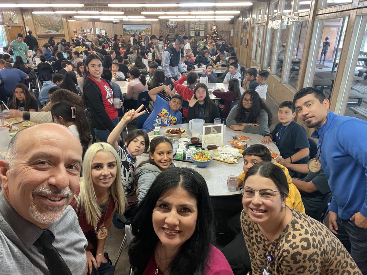 LisaLop40562397's tweet photo. My students/staff/and school have impacted my life this year with their camaraderie. We were happy to see familiar faces that remind us of home. Thanks for coming to visit us @btorres78 @Rosalunascal1  @RayaneS40494817  @Burtonsuper2018 #BSDIMPACT https://t.co/x7b8458OKr