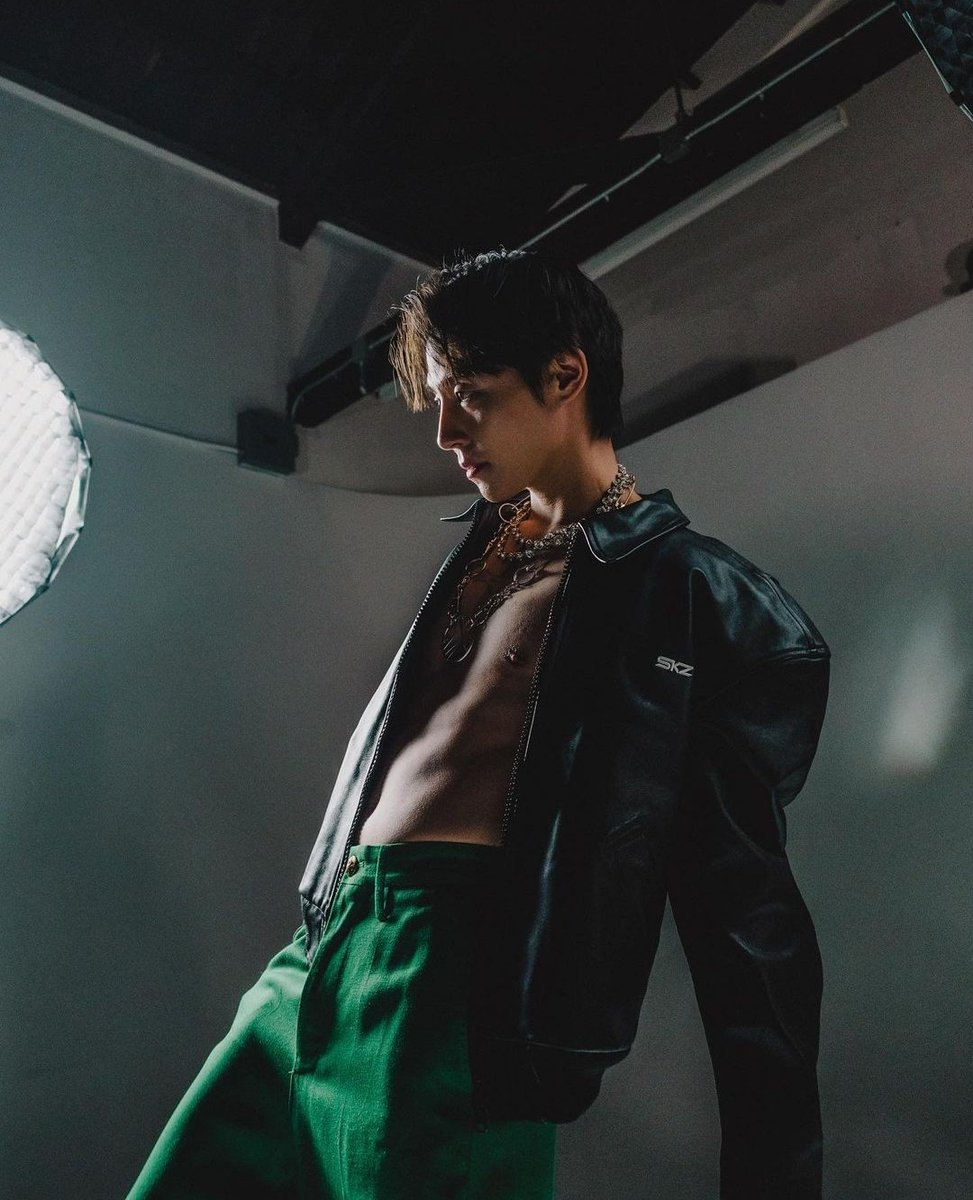 xAutumnRose_'s tweet photo. KIM WOOSUNG GUYS https://t.co/l1SSINp3yG
