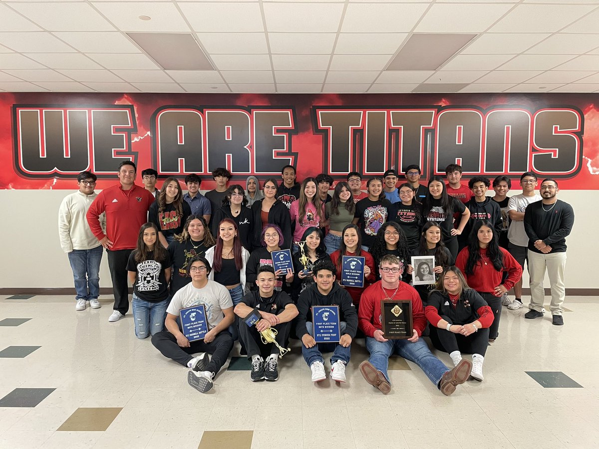 CoachHERN4NDEZ's tweet photo. Took me 3 years to build what we have here. In 2020, we had 11 kids total. In 2022, we had 18 regional qualifiers, 1 state champ, another state medalist, a top 5 Team finish at State, 5 Regional records, 4 State Records, and only losing 2 seniors🥲 
Twas a good year to be a Titan https://t.co/uPMcPEKAkG