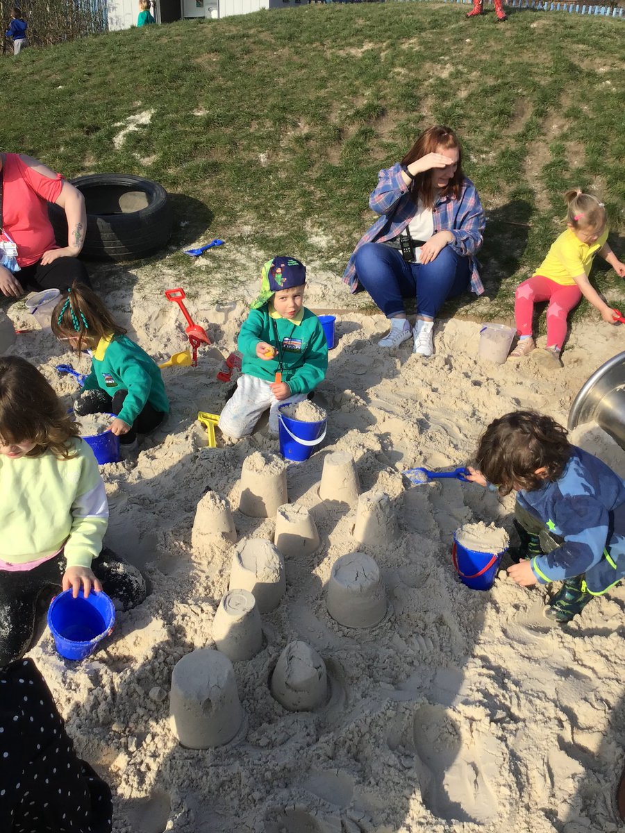 GalstonECC's tweet photo. We’d like to say a big thank you to Bangingbinz &amp; Gardens in Galston for donating loads of buckets and spades for our garden! 🪣 Another big thank you is to @VaraniForumCafe for kindly donating resources for us to create our very own ice cream counter in the role play area! 🍦 https://t.co/yJ55K4ssKz