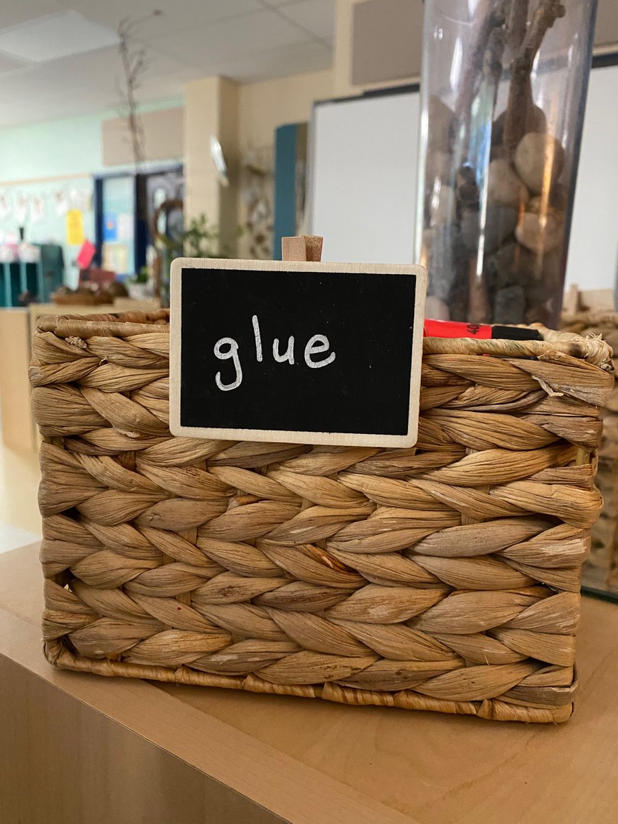 McLennan1977's tweet photo. Dollarstore find to help with classroom organization. These cute chalkboards have clips on the back that can attach them to baskets - easy way to add print to the classroom as materials are organized on shelves.

#onted #thursdayvibes #k12 #kindergarten #education #teachertwitter https://t.co/0fxwa5hpQO