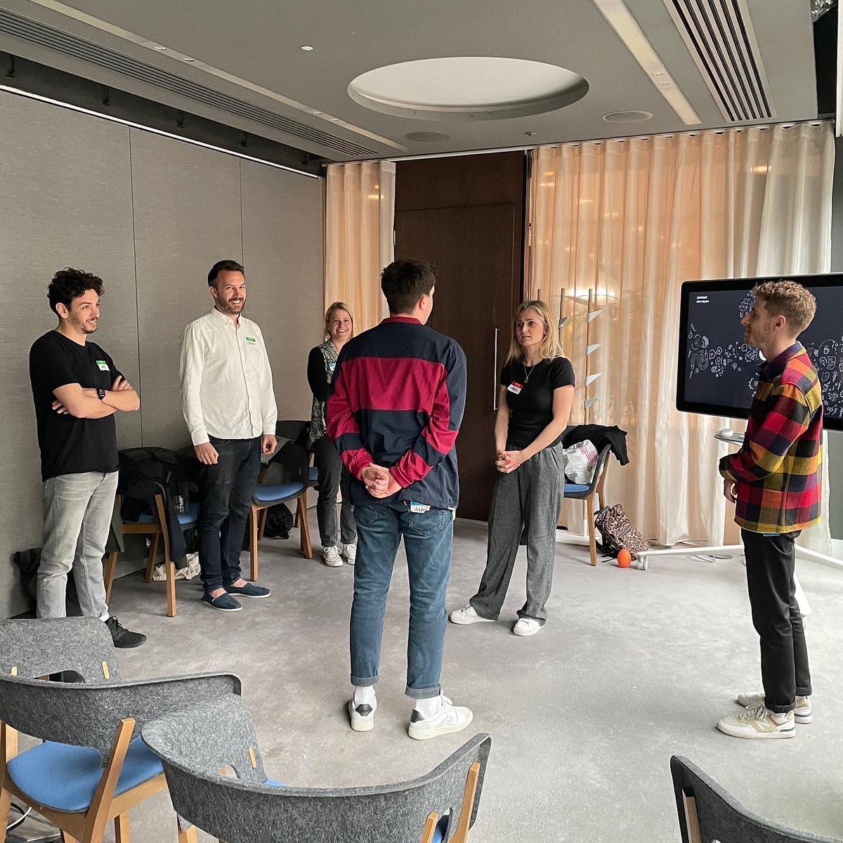 KateBellActor's tweet image. What an absolute pleasure it was to go in and run an @allmadeupimprov corporate workshop with the strategy team at #Twitter HQ this week! What a great bunch! #everyonecanimprovise #lifeisimprovised #improvtowork #appliedimprov #comedyintheworkplace