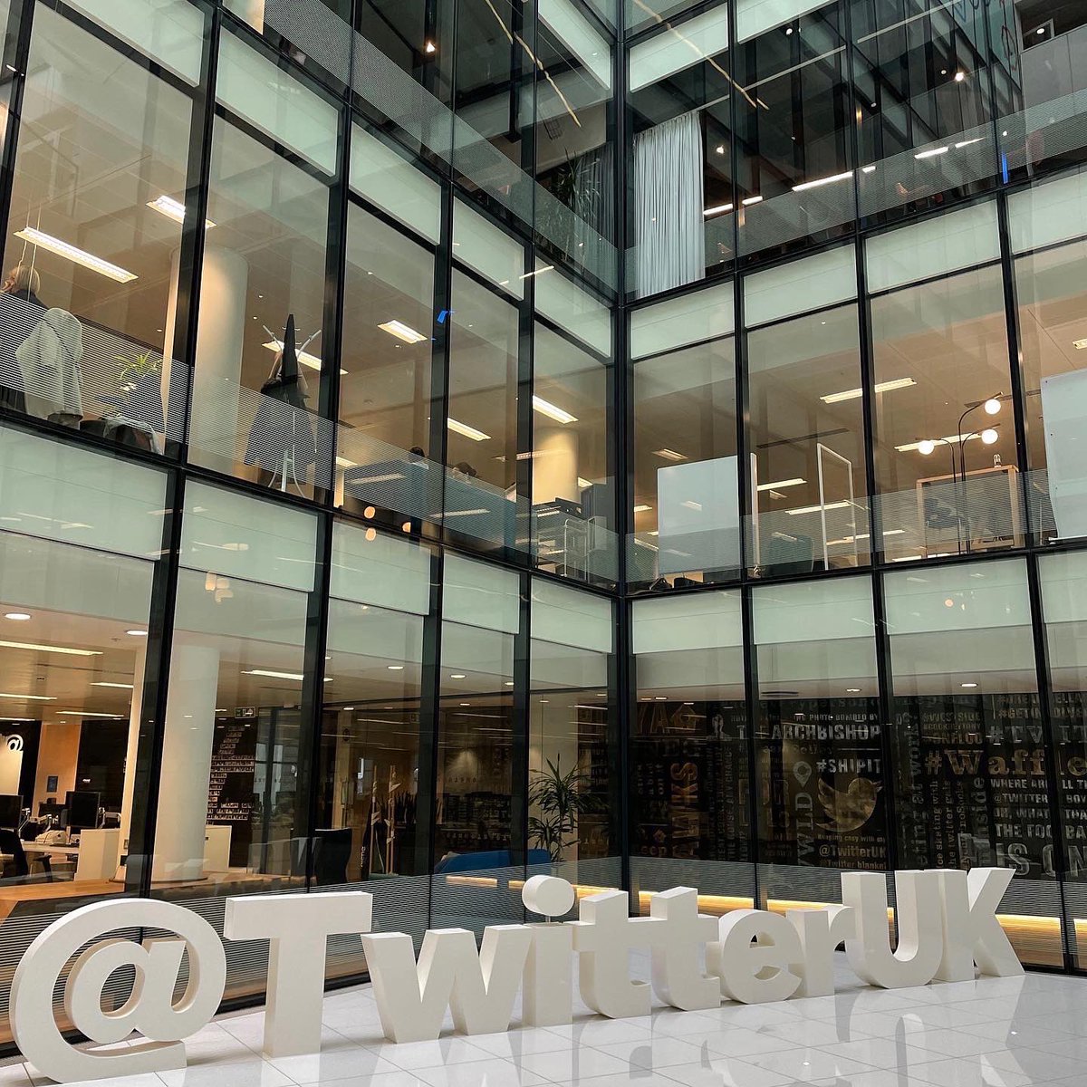KateBellActor's tweet image. What an absolute pleasure it was to go in and run an @allmadeupimprov corporate workshop with the strategy team at #Twitter HQ this week! What a great bunch! #everyonecanimprovise #lifeisimprovised #improvtowork #appliedimprov #comedyintheworkplace