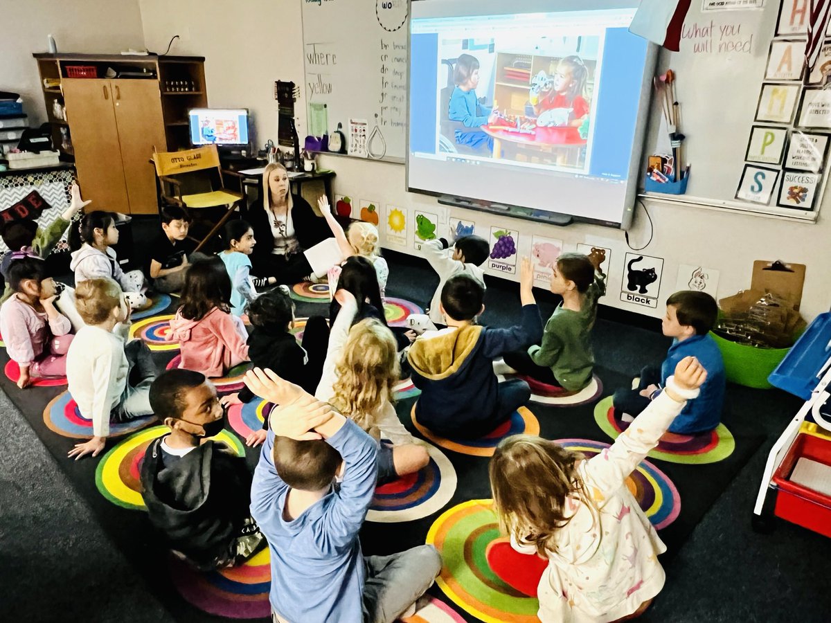 ChandlerPrin's tweet photo. We love SEL time first thing in the morning to set the tone for our day! #SecondSteps @cheetahchandler @Chelsea_Abboud https://t.co/yogO1Cvisd
