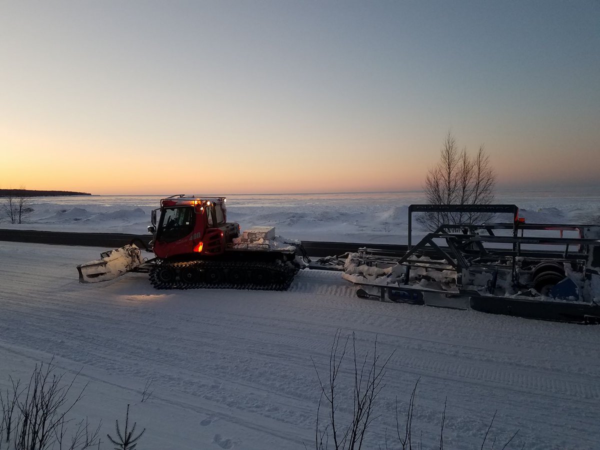 SnowOpsMag's tweet photo. Sending a massive thank you to Mike Olsen for sharing the fantastic shot with us!
We found it in the archives and just had to share for #TBT.
Don't forget to send us your #SnowOpsShot and you could be featured in an upcoming post!
#ThrowbackThursday #SnowGrooming #GroomingDrag https://t.co/k6fRHqAPK0