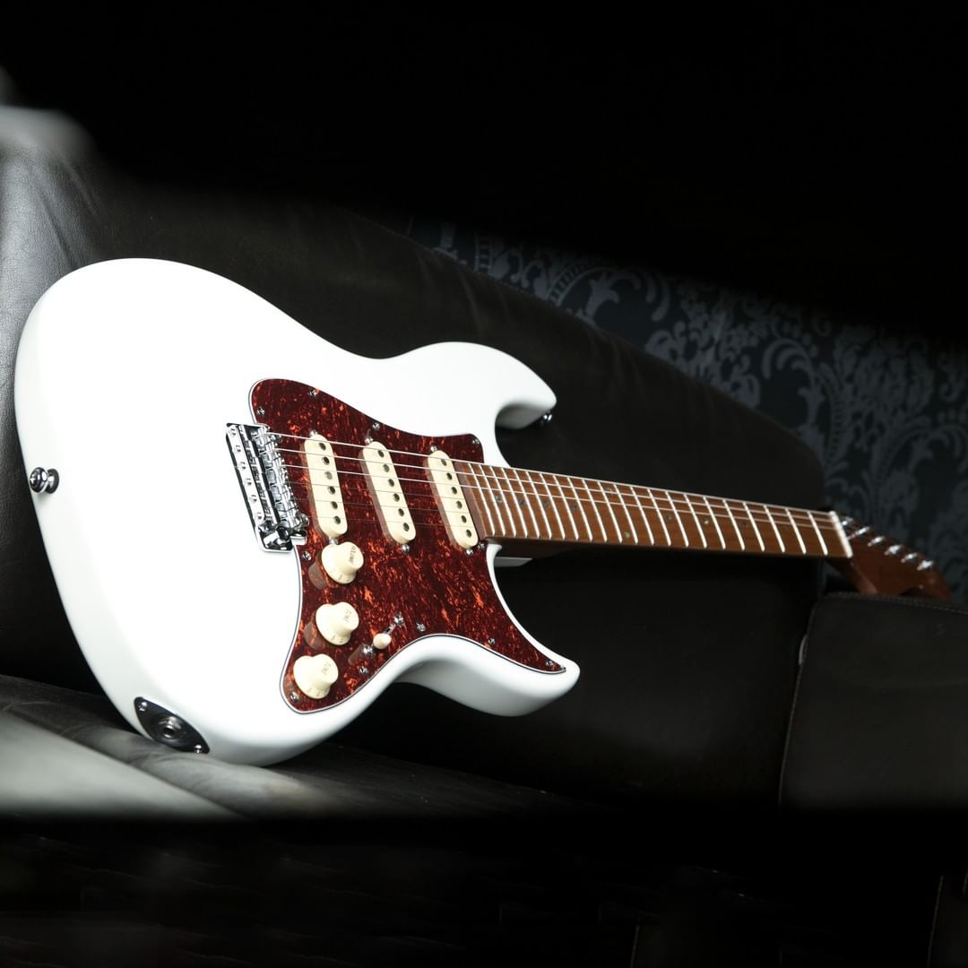 sireusaofficial's tweet image. How does a slick-looking, iconic-sounding s-style electric guitar that comes in a comfortable vintage build and great value appeal to you? Have you tried the #SireS7vintage yet?

#Sireforall #LarryCarlton

Thanks to @stringsfield (IG)

sire-usa.com