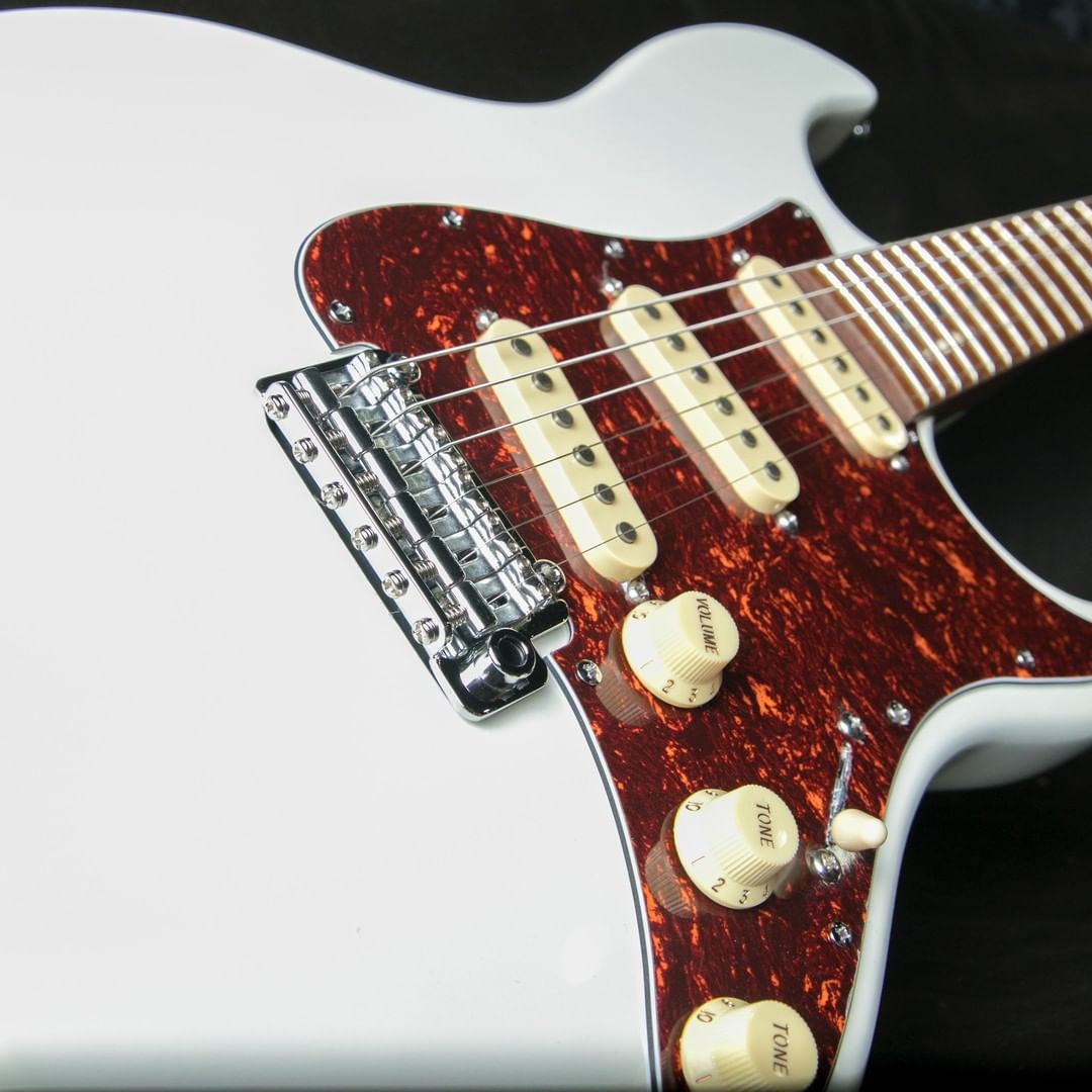 sireusaofficial's tweet image. How does a slick-looking, iconic-sounding s-style electric guitar that comes in a comfortable vintage build and great value appeal to you? Have you tried the #SireS7vintage yet?

#Sireforall #LarryCarlton

Thanks to @stringsfield (IG)

sire-usa.com