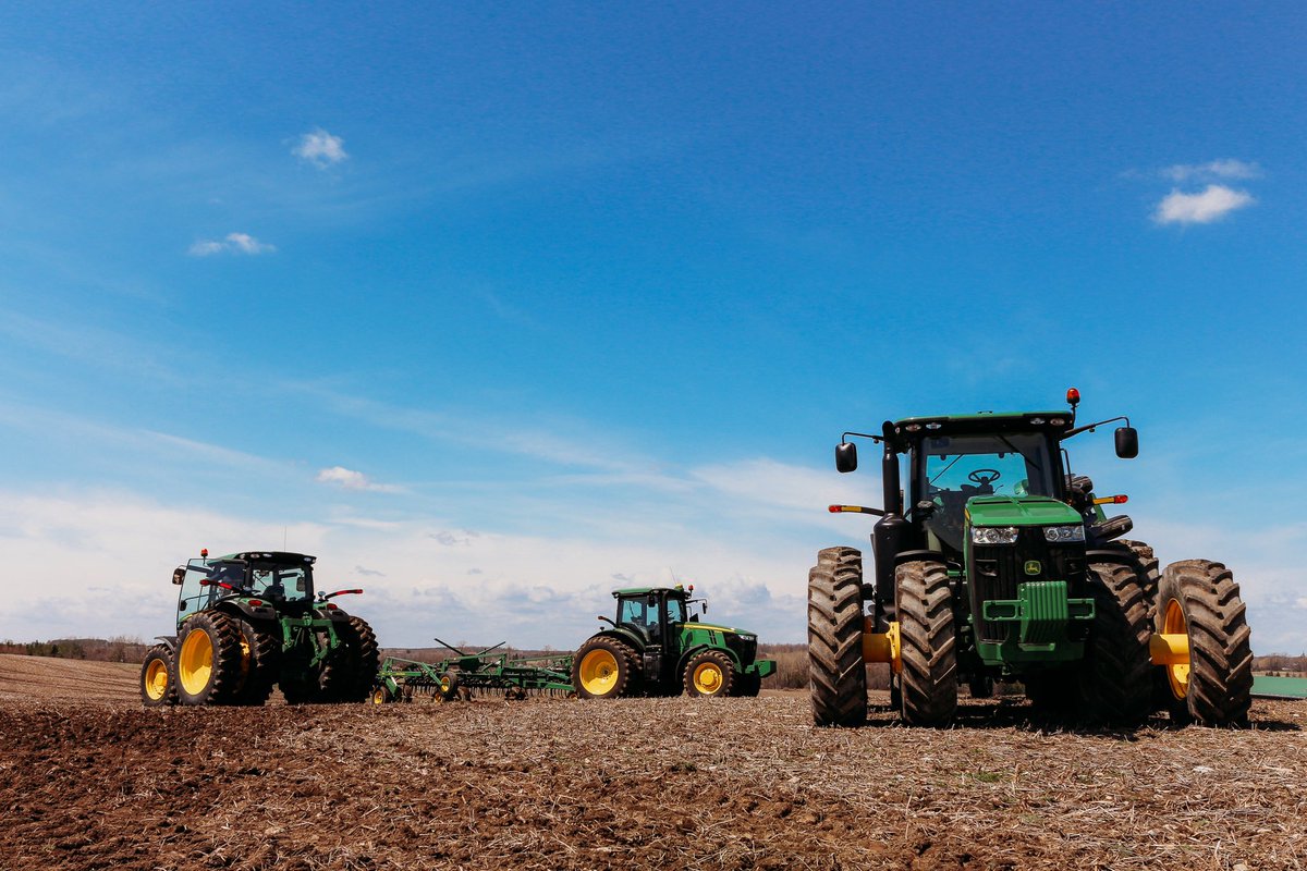 This balmy weather today has us itching to scratch some ground! 
Can you believe this was taken in 2013 at our Omemee farm? #throwbackthursday #ontag #springtillage