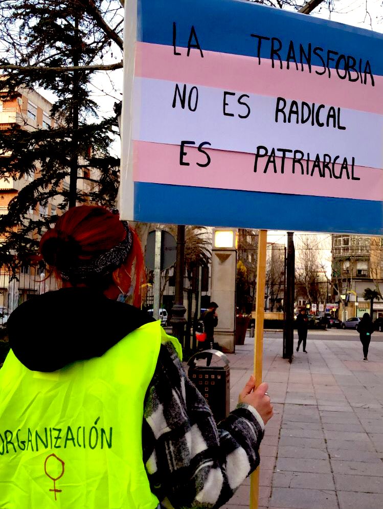 🏳️‍⚧️#Díadelavisibilidadtrans 🏳️‍⚧️
Desde #ColectivoEspinas queremos mandar toda nuestra fuerza y apoyo a nuestr@s compañer@s transgénero que lamentablemente a día de hoy todavía sufren discriminación. El feminismo debe ser y es trans-incluyente siempre ❗️