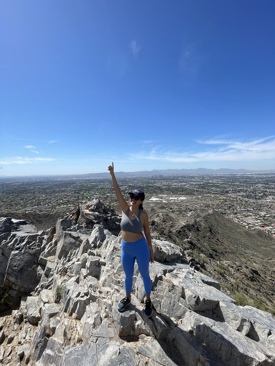 elialemg's tweet photo. Birthday view! HB to me ๐ฅณ๐๐๐ป#Arizona #hikingadventures #summittrail #piestewapeak https://t.co/z9MHAGHart