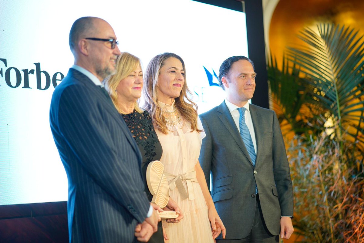 🍃#SustainabilityAwards

🏆 Premio Forbes – Credit Suisse Sustainability Awards

Categoría Hotelera: Grupo Piñero

Recoge el premio Encarna Piñero, CEO de Grupo Piñero