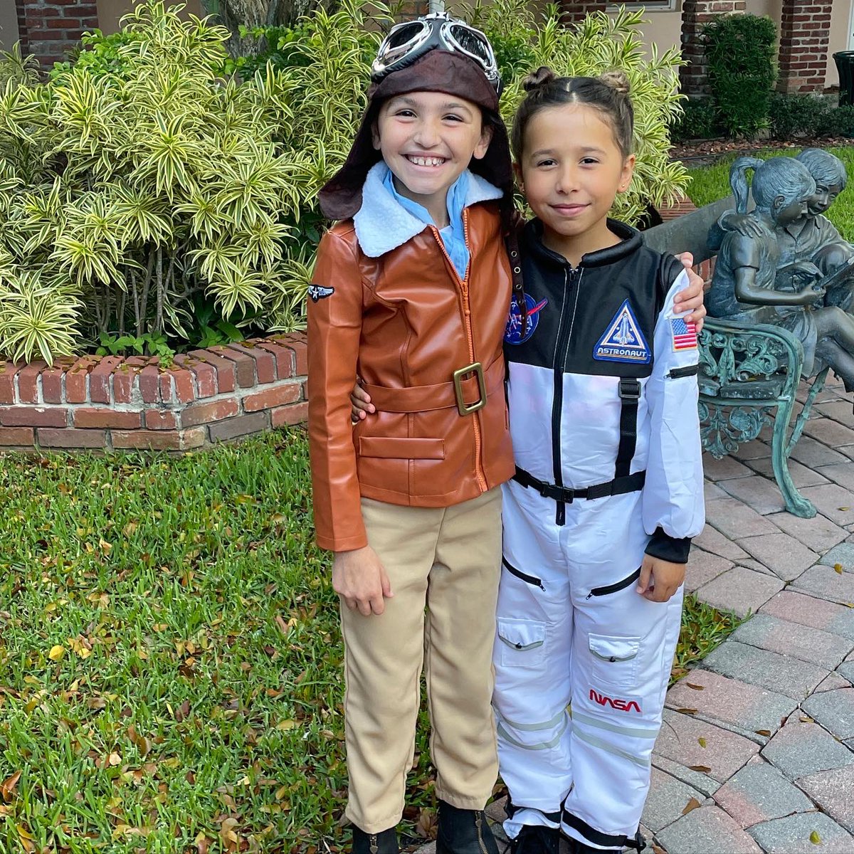 PineCrestLower's tweet photo. #PCGrade3 Ss became Great Americans last week! They have been reading and writing biographies about famous Americans. #PCWriting #PCReading #PCInspired #PC2031 https://t.co/JneIWxHrsL